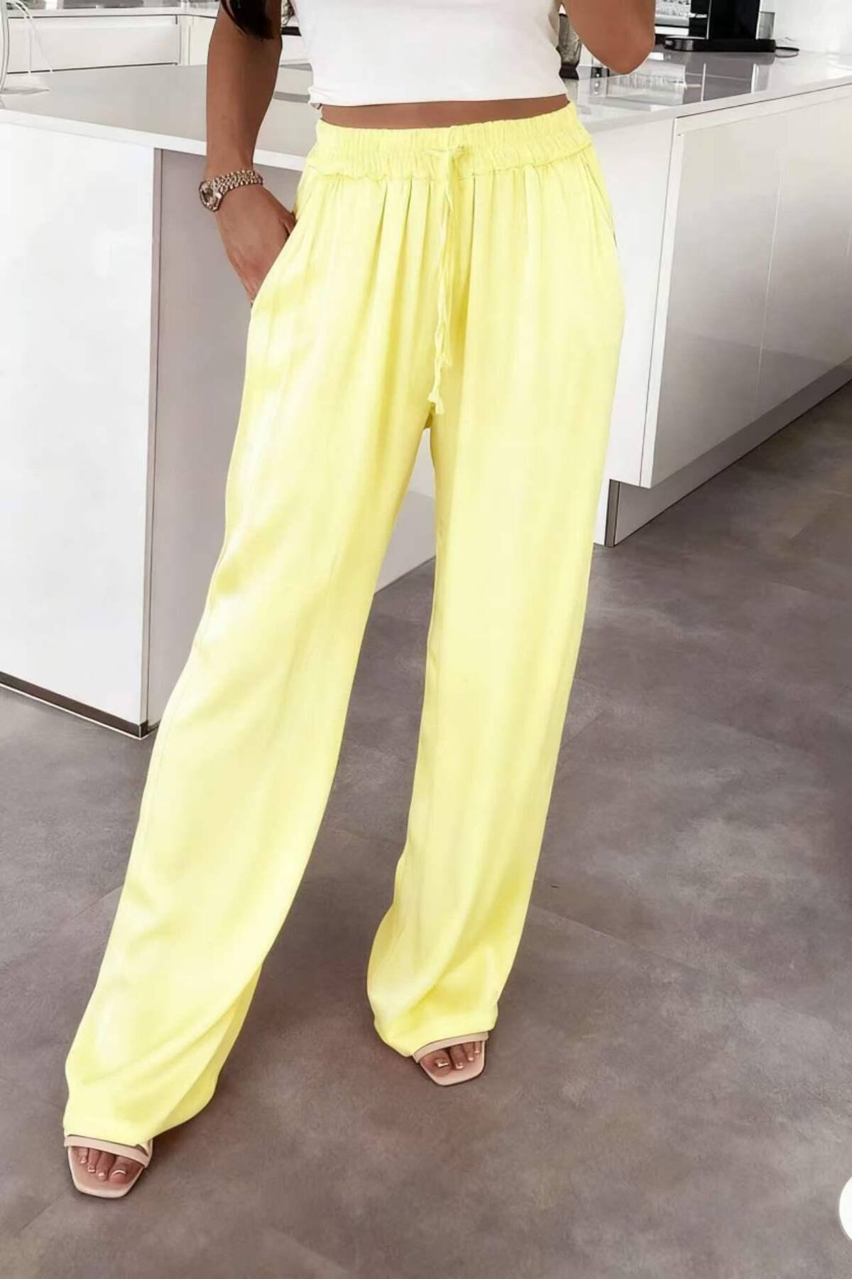 Elegante Satinhose